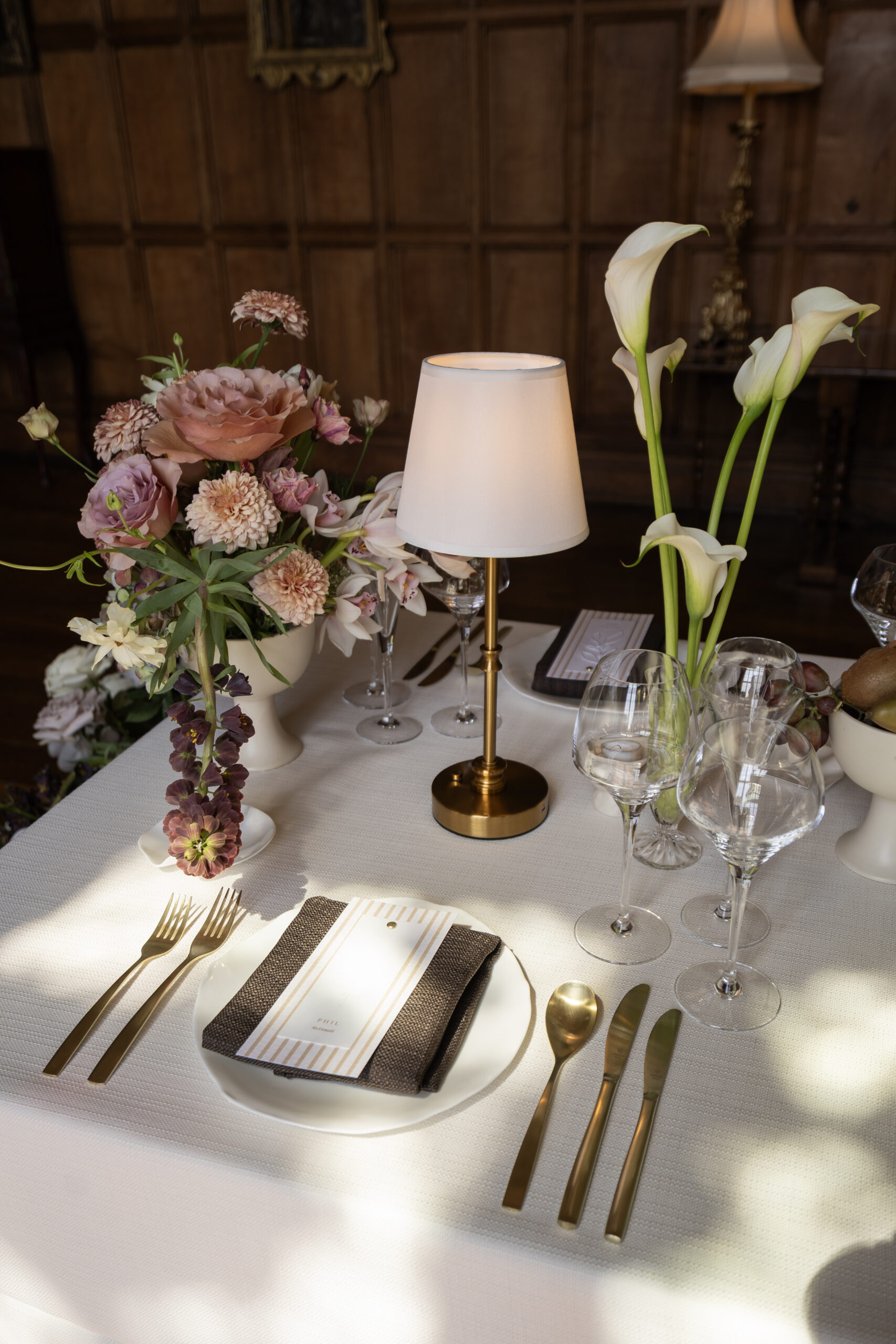 DSC02301 Luxury wedding table with table stationery and flowers